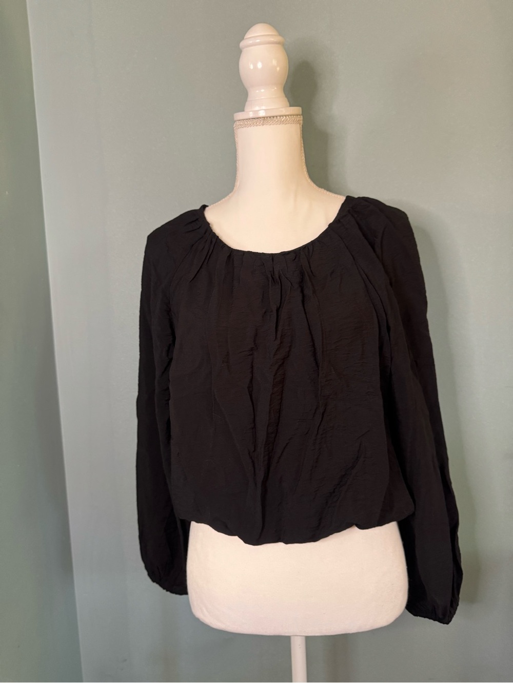 Women's Forever 21 Small Black Long-Sleeve Peasant Bubble Top